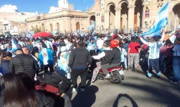 Argentina vs. Inglaterra: montarán un operativo con 80 efectivos para los aficionados que vayan a la Plaza 25 de Mayo
