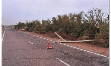 El viento Zonda provocó caída de columnas y dejó sin energía a localidades del oeste riojano