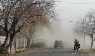 Alerta amarilla y naranja por viento Zonda en La Rioja: Advierten por ráfagas de hasta 85 km/h