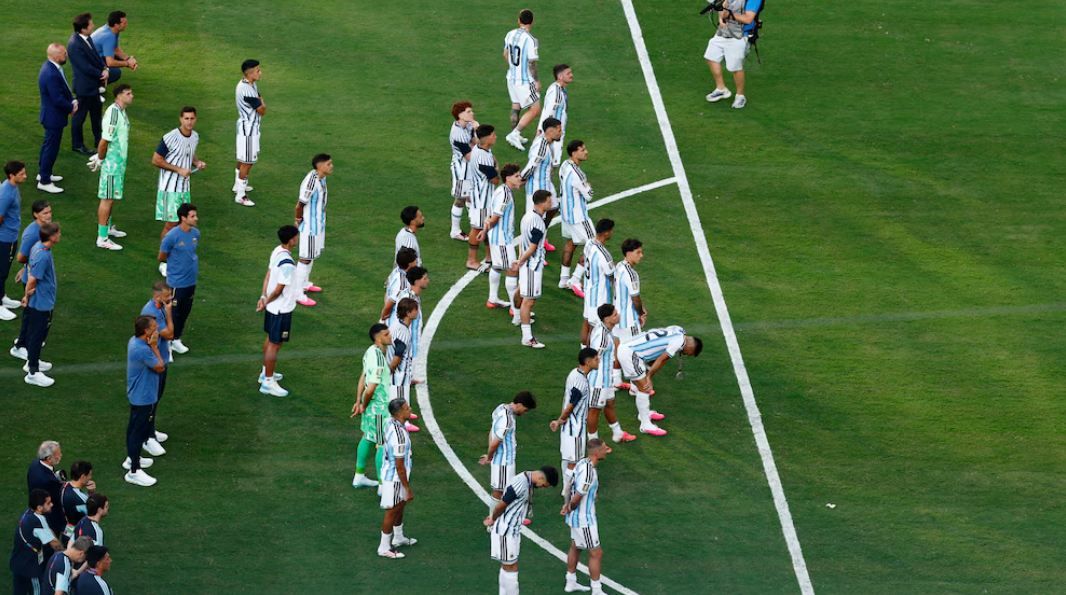 Cómo impactaron en AFA las dudas de Scaloni sobre su continuidad y el detrás de escena del vestuario de Argentina tras la derrota
