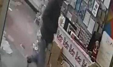 Violentaron un comercio y robaron $30 mil de la caja registradora en barrio Cura Brochero