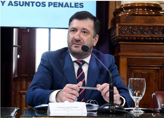 Kueider volverá a presentarse ante la Justicia de Paraguay por presunto lavado de dinero"