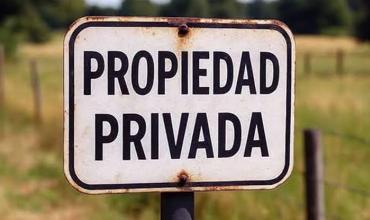 El Gobierno afina la letra del proyecto de Propiedad Privada en una reunión en el Senado