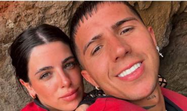 El romántico fin de semana de Valentina Cervantes y Enzó Fernández en Ibiza: besos, playa y relax