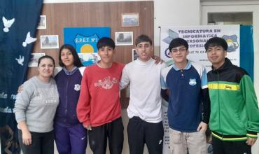 Alumnos de la EPET 1 pintan y restauran el edificio por un nuevo aniversario de la institución