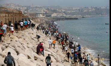 Migración masiva en Ceuta: crece la preocupación en España tras el ingreso de miles de personas desde Marruecos