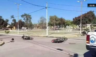 Una motociclista sufrió un fuerte golpe en la cabeza tras chocar en contramano con otra moto en barrio San Martín