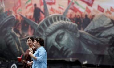 Incertidumbre por el estado de las negociaciones entre Estados Unidos e Irán tras un ataque contra un buque en el estrecho de Ormuz
