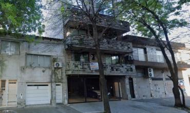 Rosario: una mujer fue asesinada a puñaladas durante una discusión y su novio quedó detenido
