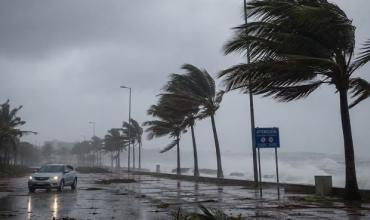 Alerta roja en Uruguay por un ciclón extratropical: un hombre murió tras ser alcanzado por un rayo
