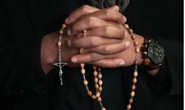 Radiografía de la religión: en qué creen los argentinos, cuántos van a templos y qué buscan