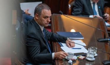 La fiscalía le pidió a Manuel Adorni que justifique sus bienes tras detectar irregularidades en su evolución patrimonial