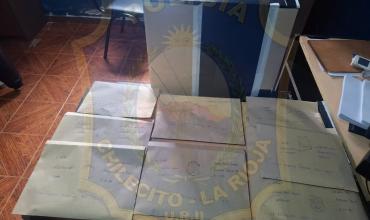 Allanaron una vivienda en Chilecito y secuestraron celulares y dispositivos tecnológicos