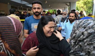 Murieron al menos 14 recién nacidos en un incendio en un hospital en Pakistán tras la explosión de un aire acondicionado