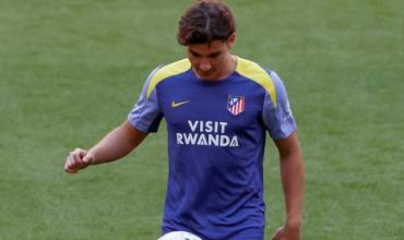 Julián Álvarez no entrenó con el Atlético de Madrid y crece el conflicto