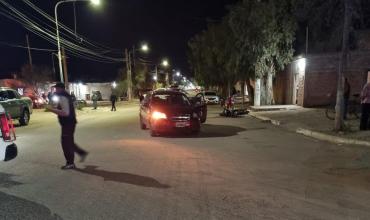 Dos personas fueron trasladadas tras un choque entre un auto y una moto en Milagro