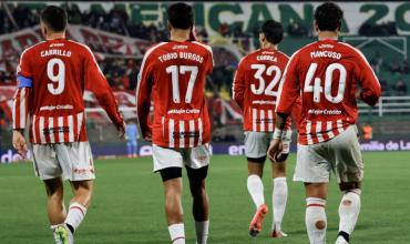Polémica en la Copa Argentina: la mano previa al gol de Barracas que el árbitro no sancionó y desató la bronca de Estudiantes