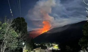 Un incendio forestal consumió 100 hectáreas en un solo día en Catamarca y los brigadistas trabajan por controlarlo