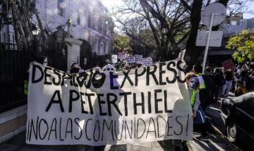 Protesta en Barrio Parque contra Peter Thiel y el proyecto del Súper RIGI