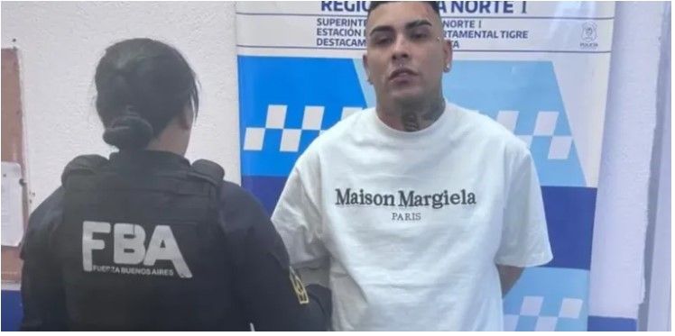 Detuvieron al cantante Callejero Fino en Tigre: iba en una camioneta sin patente y con una pistola Glock con los números borrados