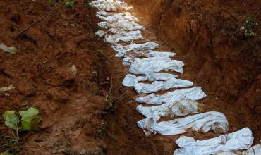 Nepal: más de mil muertos y carrera contra el tiempo para rescatar a cientos de personas atrapadas en túneles sin agua ni aire limpio