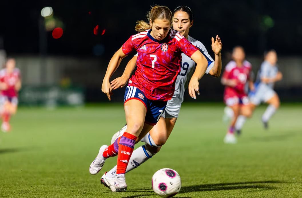 Debutó en la selección de su país natal a los 17 años, pero decidió jugar para Argentina: No le tiene miedo a los retos