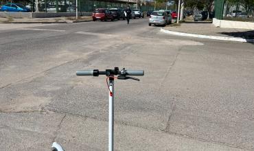 Un hombre sufrió una caída en monopatín eléctrico y fue trasladado al hospital