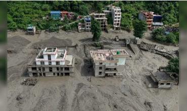 Ya ascienden a más de 1.450 los muertos y casi 5.800 los desaparecidos por la catástrofe de Nepal