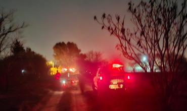 Chamical: un incendio avanzó sobre un campo y las llamas llegaron hasta viviendas