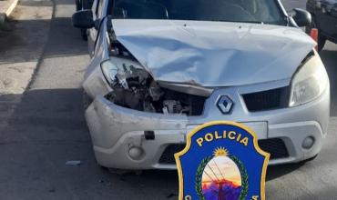 Nonogasta: perdió el control del auto y chocó contra un vehículo estacionado sobre avenida Amin Yoma