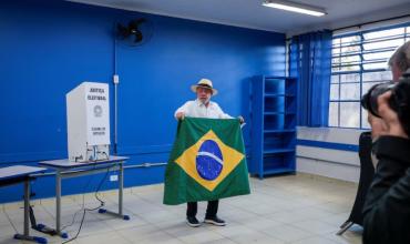 Lula da Silva dijo que en los comicios de este domingo los brasileños deben elegir “entre democracia y barbarie”