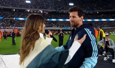 La emoción de La Sole después de cantarle a Lionel Messi: el abrazo con Antonela y la historia del poncho bandera