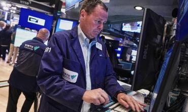 El riesgo país retoma la senda alcista y vuelve a la zona de los 600 puntos básicos