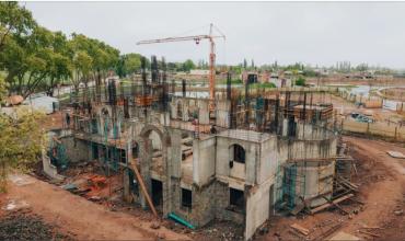 Tras estar frenada por falta de fondos, así avanzan las obras de la capilla de San Carlo Acutis
