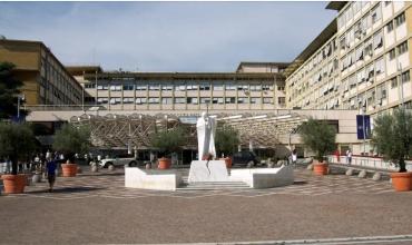 Suite con capilla y habitaciones extra: así es el lujoso hospital donde operarán a León XIV