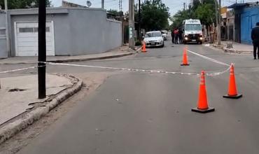 Crimen en avenida Santa Rosa: detuvieron a un hombre y una mujer tras allanamientos en barrio Cinta Roja