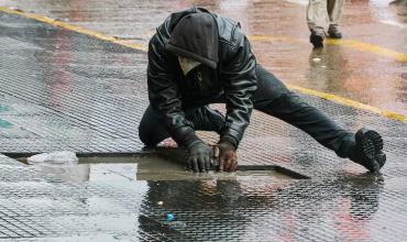  El Gobierno calificó los incidentes en la marcha, como un ataque a la democracia y apuntó a “grupos de tarea”