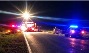 Tres jóvenes murieron atropellados por una camioneta mientras cambiaban una rueda en la Ruta 65