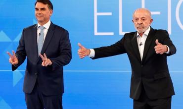Lula da Silva y Flávio Bolsonaro usaron a la Argentina como arma política en el último debate presidencial