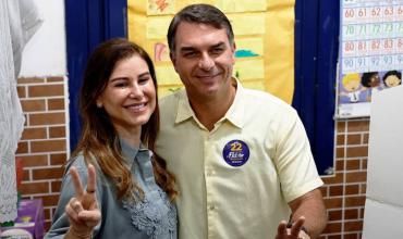 Flávio Bolsonaro votó en Rio de Janeiro en un balotaje crucial que definirá al presidente de Brasil: "Llegó el momento de cambiar"