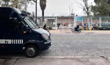 Tras seis horas, terminó la toma de rehenes en una cárcel de Mendoza: los presos liberaron al penitenciario