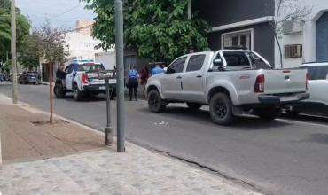 Tensión en pleno centro de La Rioja: una mujer denunció violencia de género y el hombre alegó que tenía un problema de salud mental