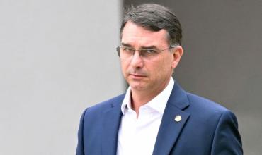 La fiscalía desestimó la denuncia por el ingreso de Flávio Bolsonaro al país