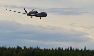 Irán afirmó que derribó un dron estadounidense cerca del estrecho de Ormuz