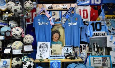 Un "hermano" napolitano de Maradona guarda su memoria en un museo