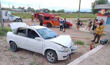 La Rioja: Taxista chocó un automóvil en la ruta y terminó contra una columna