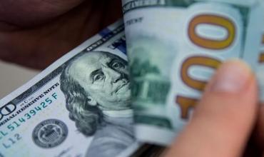 Tras las medidas del Gobierno, el dólar blue saltó 24 pesos este lunes y cerró a $552