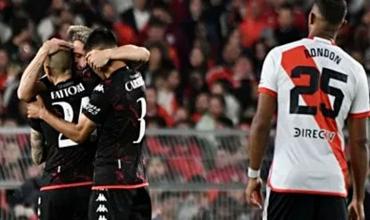 Huracán golpeó a River en el Monumental, salió del descenso  y le cortó un invicto de 20 partidos en Nuñez