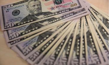 Casi todos los dólares superaron los $1.000 y el mercado pareció convalidar una devaluación fuerte