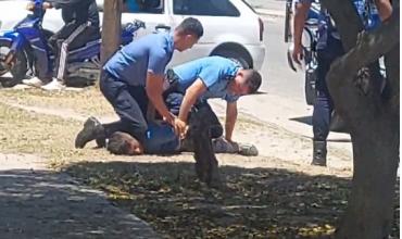 Intentó abrir una camioneta estacionada y fue sorprendido por su dueña